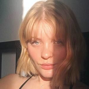 Meet your Posher, Camille